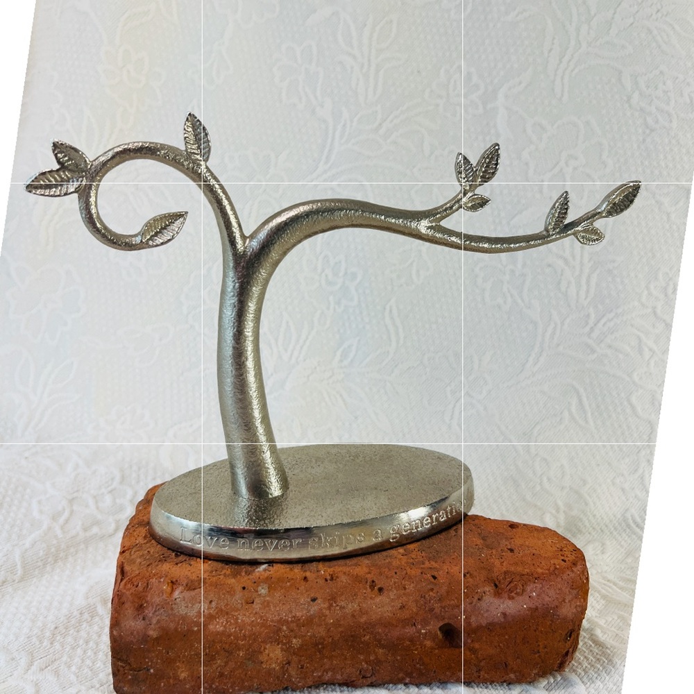 Hallmark Love Never Skips A Generation Ornament Display Stand Holder Keepsake